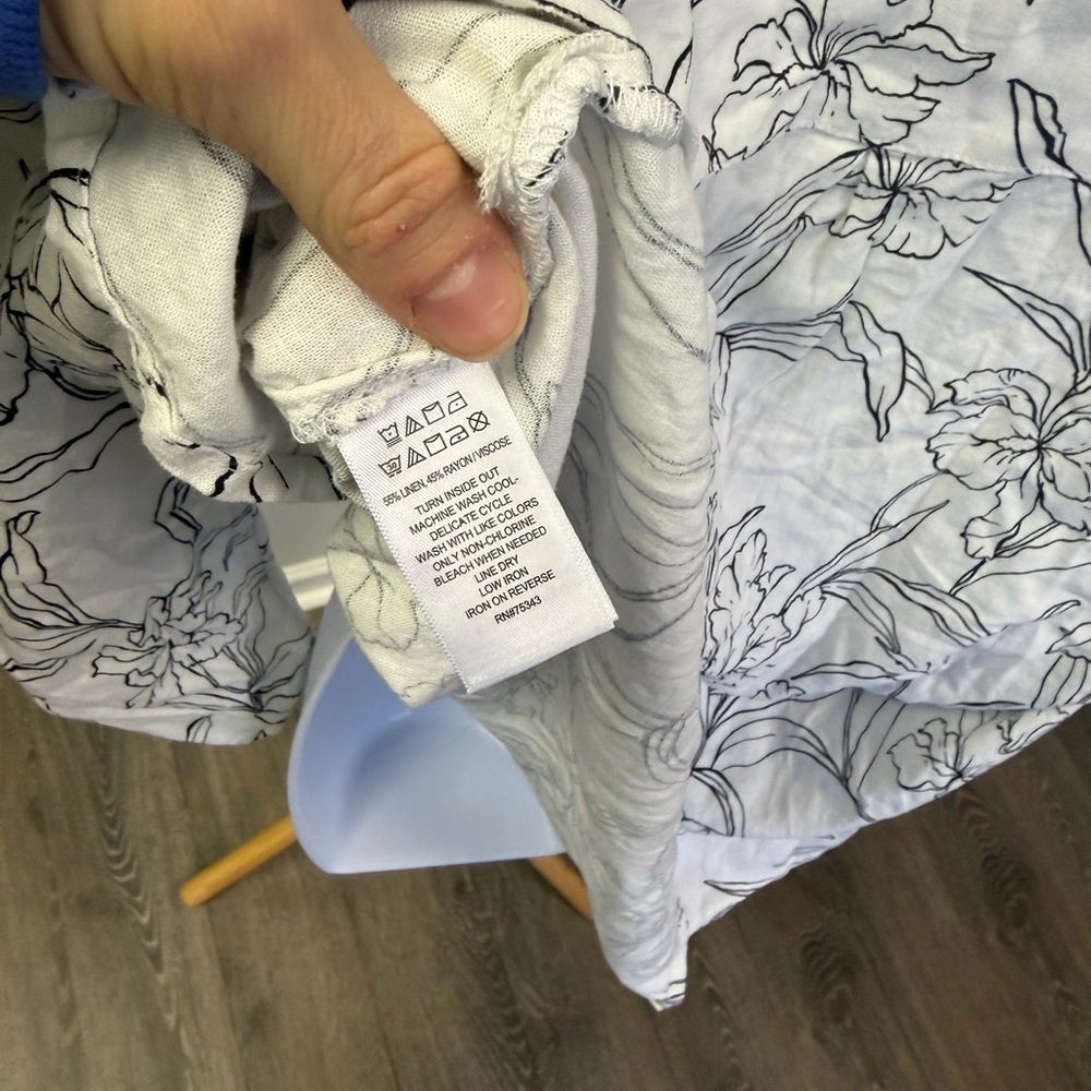 NWT Cynthia Rowley Black and White Floral Blouse Size 2X - Picture 4 of 4